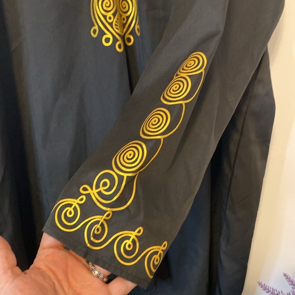 LUC MATTON African Dashiki Black and Gold New with stags XXL - Picture 3 of 5